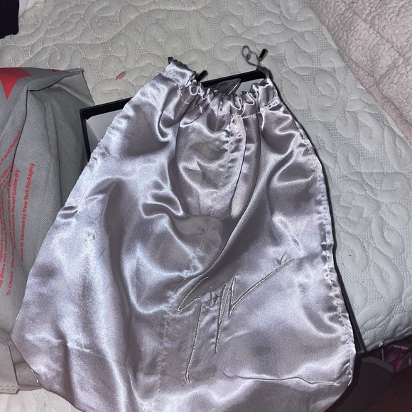 Ice grey suede - Picture 7 of 8